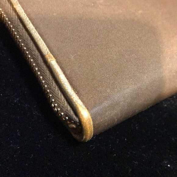 Prada wallet brown with gold trim. - Picture 8 of 8